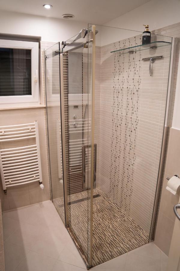 Ultracentral Golden Apartament 1 Suceava Eksteriør bilde